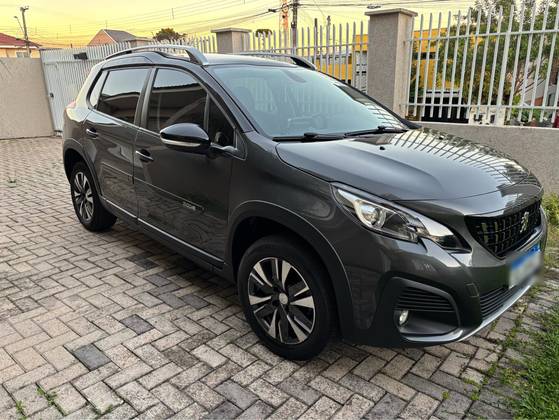 PEUGEOT 2008 1.6 16V THP FLEX GRIFFE 4P AUTOMÁTICO PEUGEOT 2008 1.6 16V THP FLEX GRIFFE 4P AUTOMÁTICO